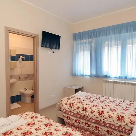 Casa Ospitalita San Giuseppe לינה וארוחת בוקר ל'אקווילה