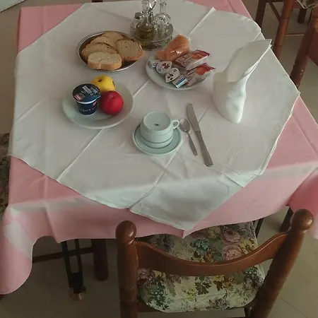 Casa Ospitalita San Giuseppe Frühstückspension LʼAquila